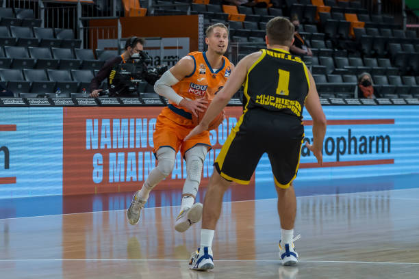 一个观察焦 一个观察焦